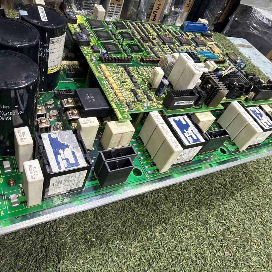 Fanuc A20B-2002-0713/08D サーボドライブ