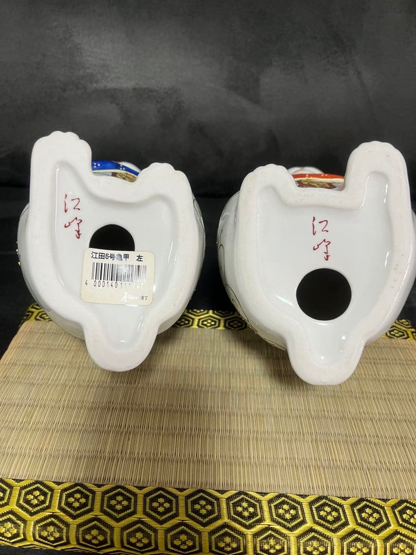 早い物勝ち！招き猫 陶器 置物 赤青スカーフ　美形　手が長い　伊勢　おかげ横丁