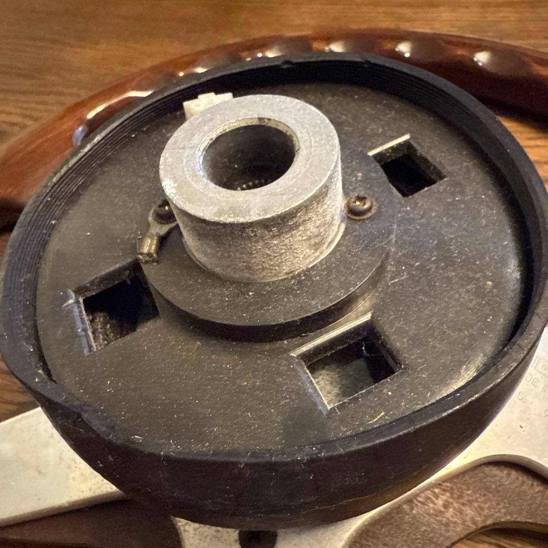 momo ステアリングホイール 木製