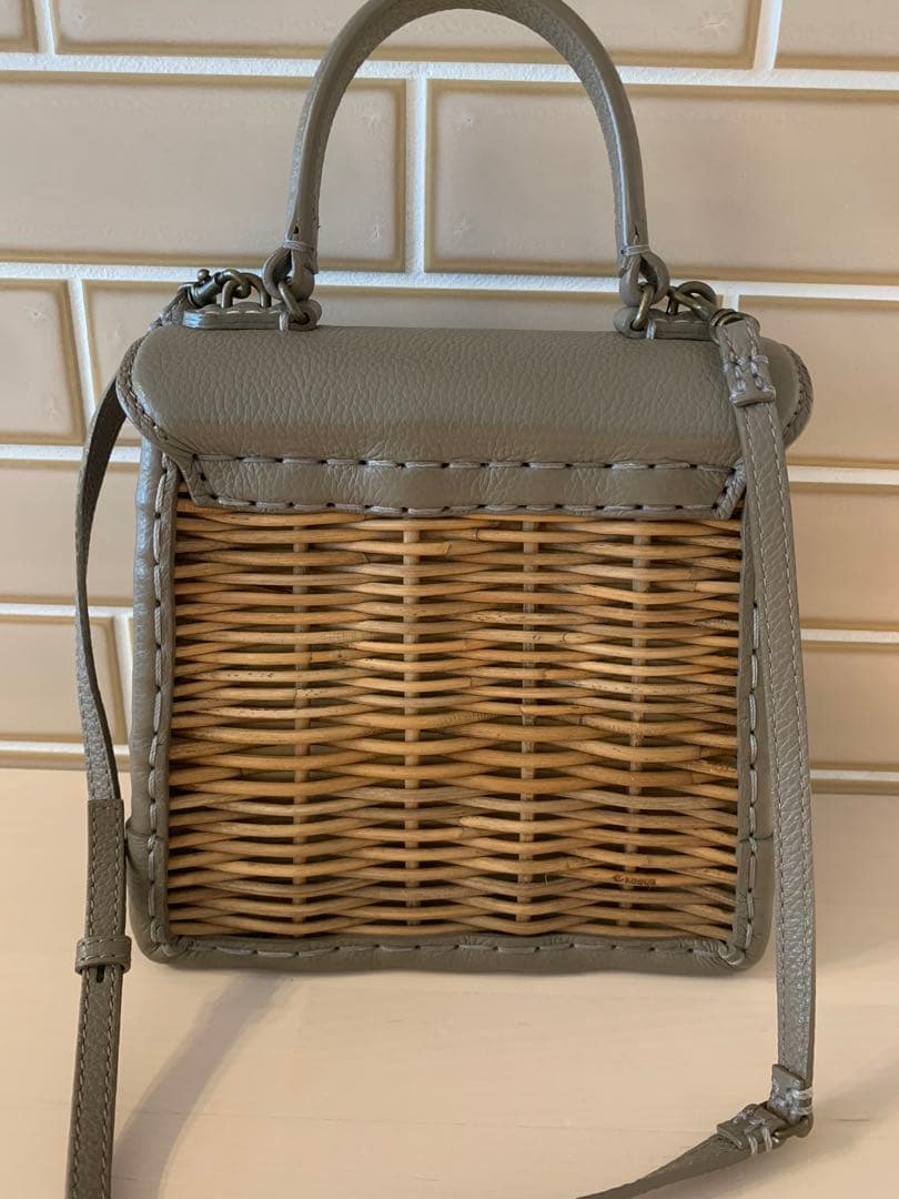 エバゴスebagos フニュシュリンクハンドバッグ S