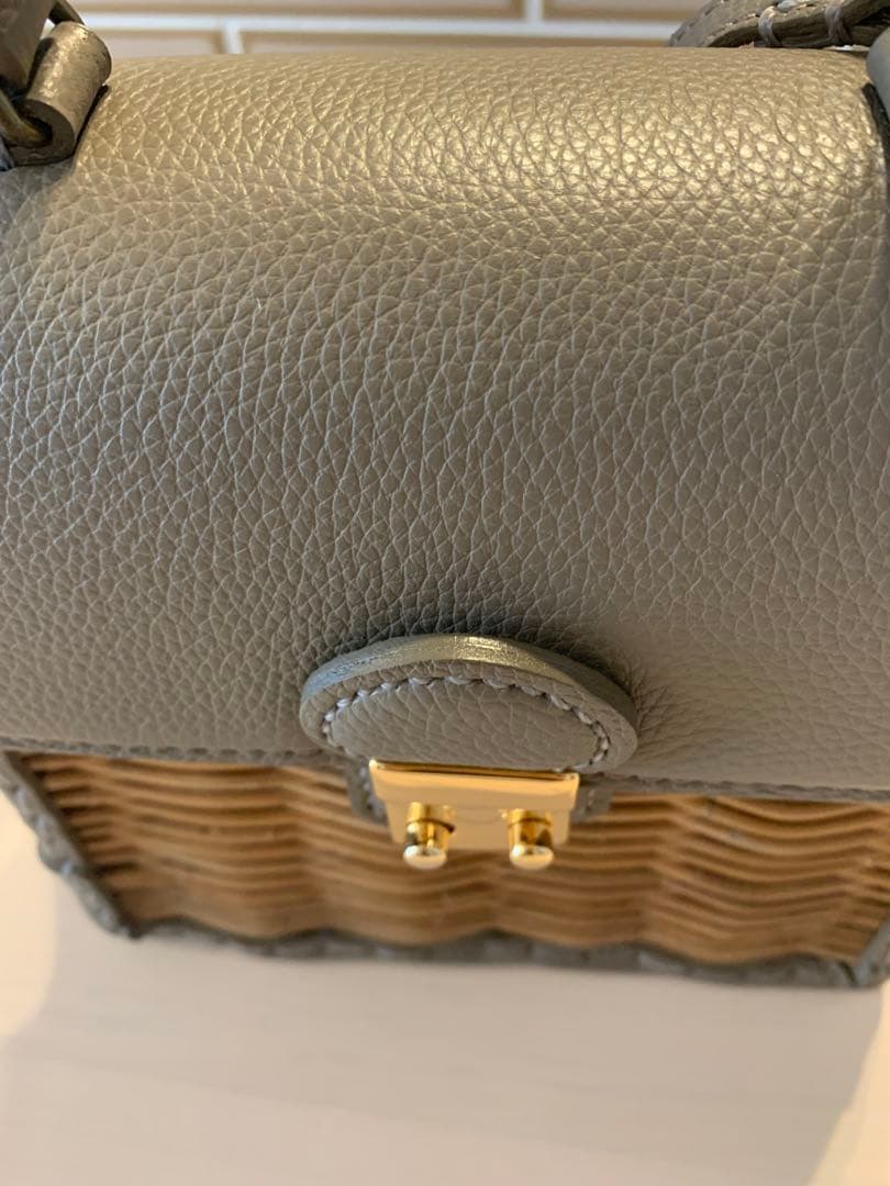 エバゴスebagos フニュシュリンクハンドバッグ S