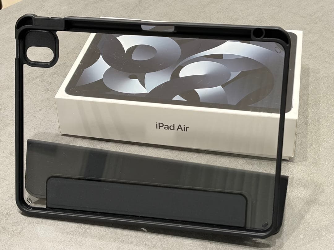 iPad Air（第5世代） スペースグレー 本体　（＋ ケースカバー等）