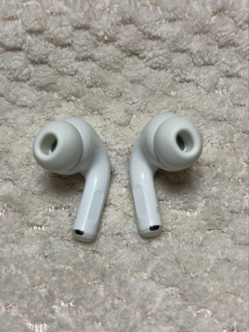 【美品】AirPods Pro（第2世代）充電ケーブル・イヤーチップ付動作確認済