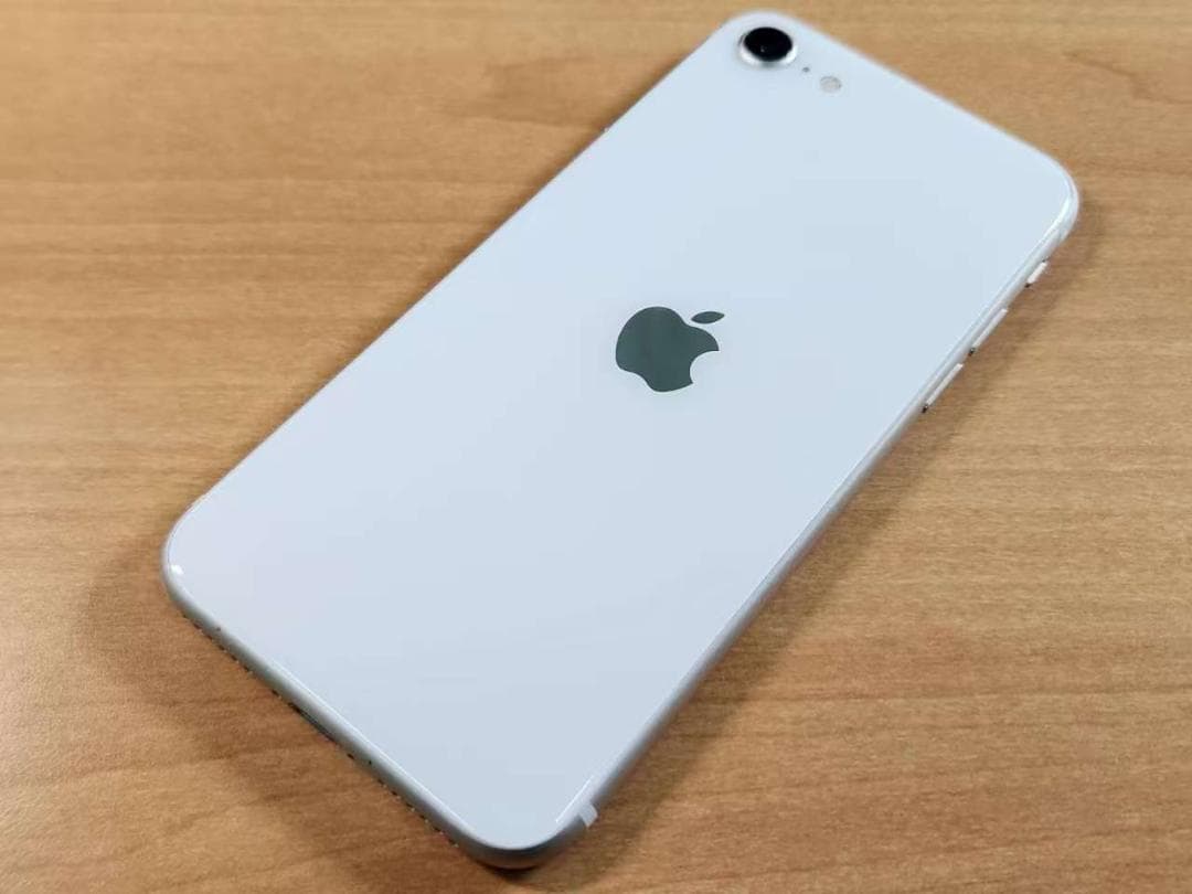 020900E iPhone SE A2782 第3世代 64GB