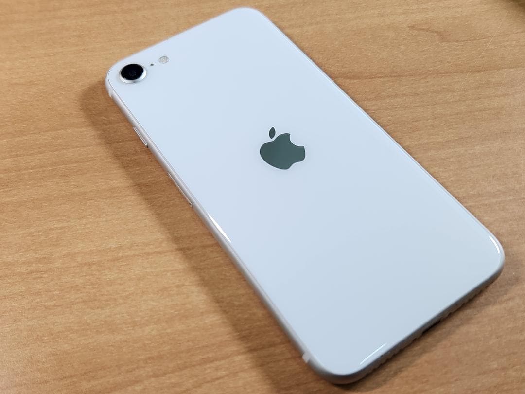 020900E iPhone SE A2782 第3世代 64GB