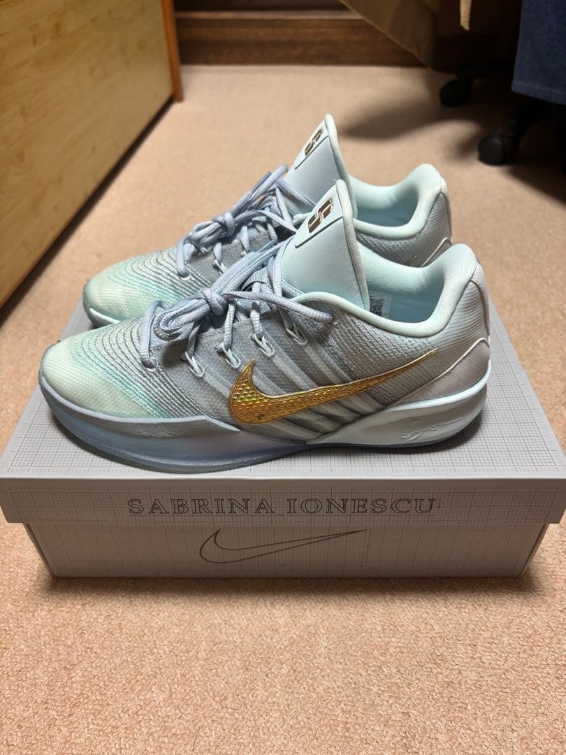 ナイキ　サブリナ3