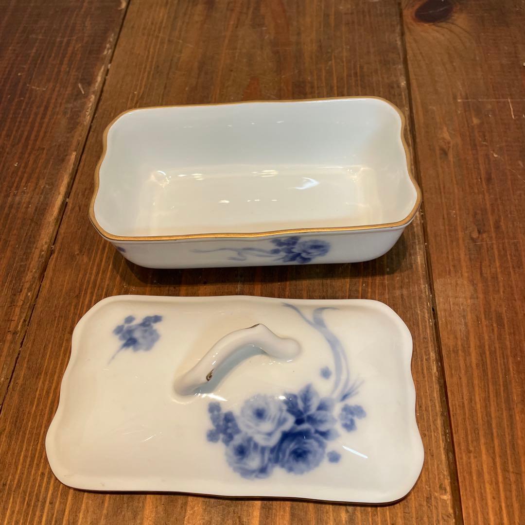 美品　大倉陶園　ブルーローズ　バターケース　小物入れ　上品な薔薇の絵柄が素敵な
