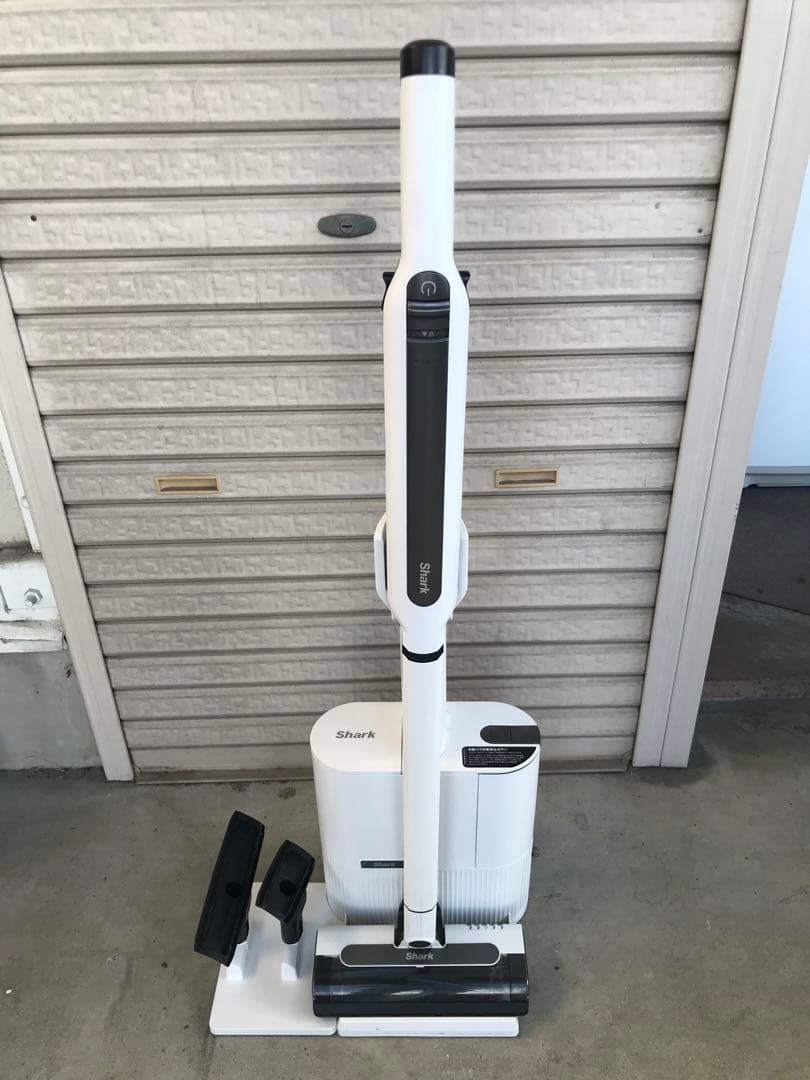 mmm ☆Shark コードレススティッククリーナー　値引きしますよ