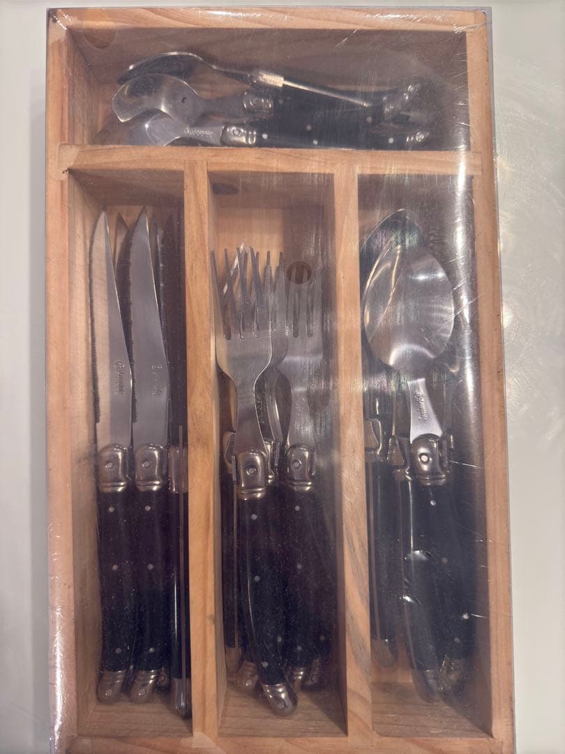 Laguiole カトラリーセット 24点 ブラックハンドル刻印なし