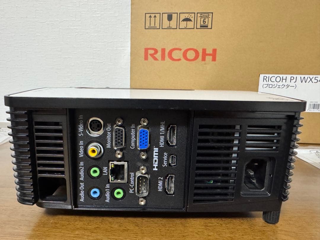 *美品*RICOH プロジェクター WX5462 ランプ 元箱付き