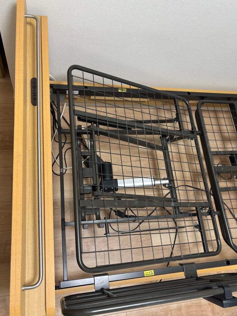 お値下げ　クレオ電動ベッド2モーターヘッドボード2口コンセント付&サイドガード付