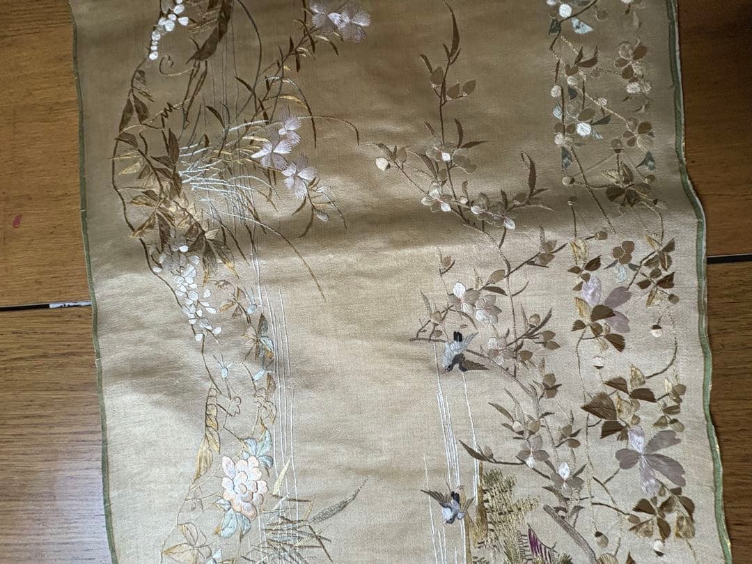 シルク生地？刺繍　181cm×45.5cm ベージュ