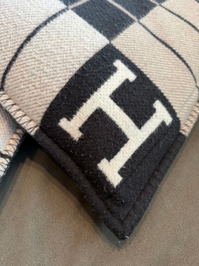 エルメスクッション 2個セット　アヴァロンⅢPM中古品