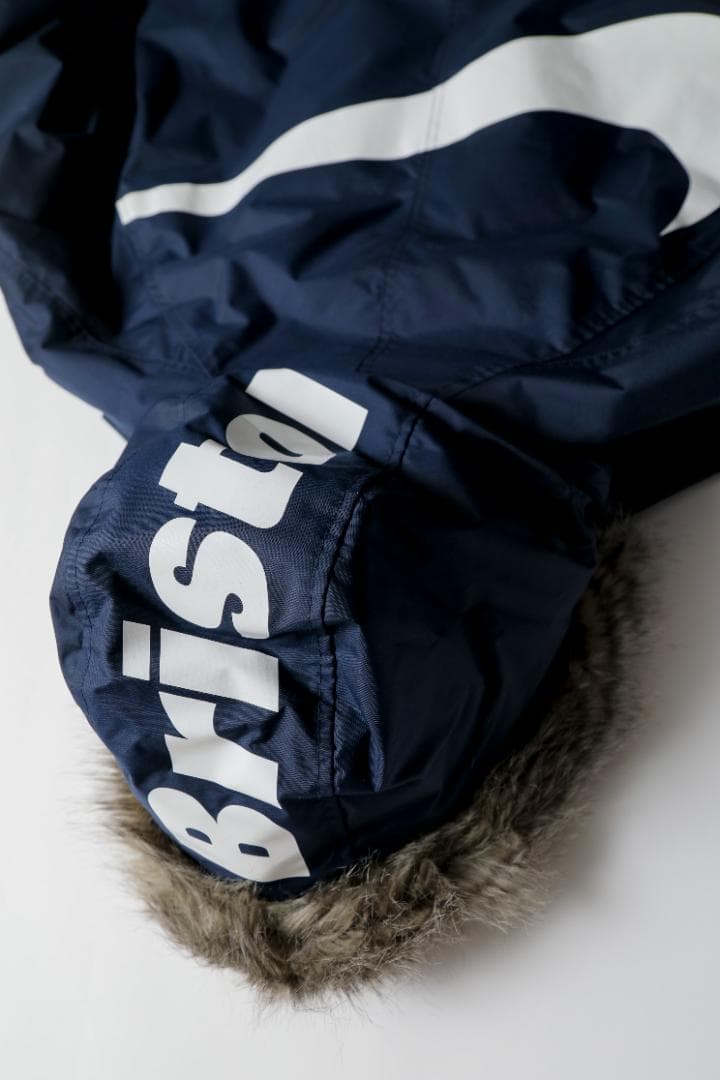 新品同様 ブリストル F.C.R.B.アーカイブ2010年前後の名作アウター#5