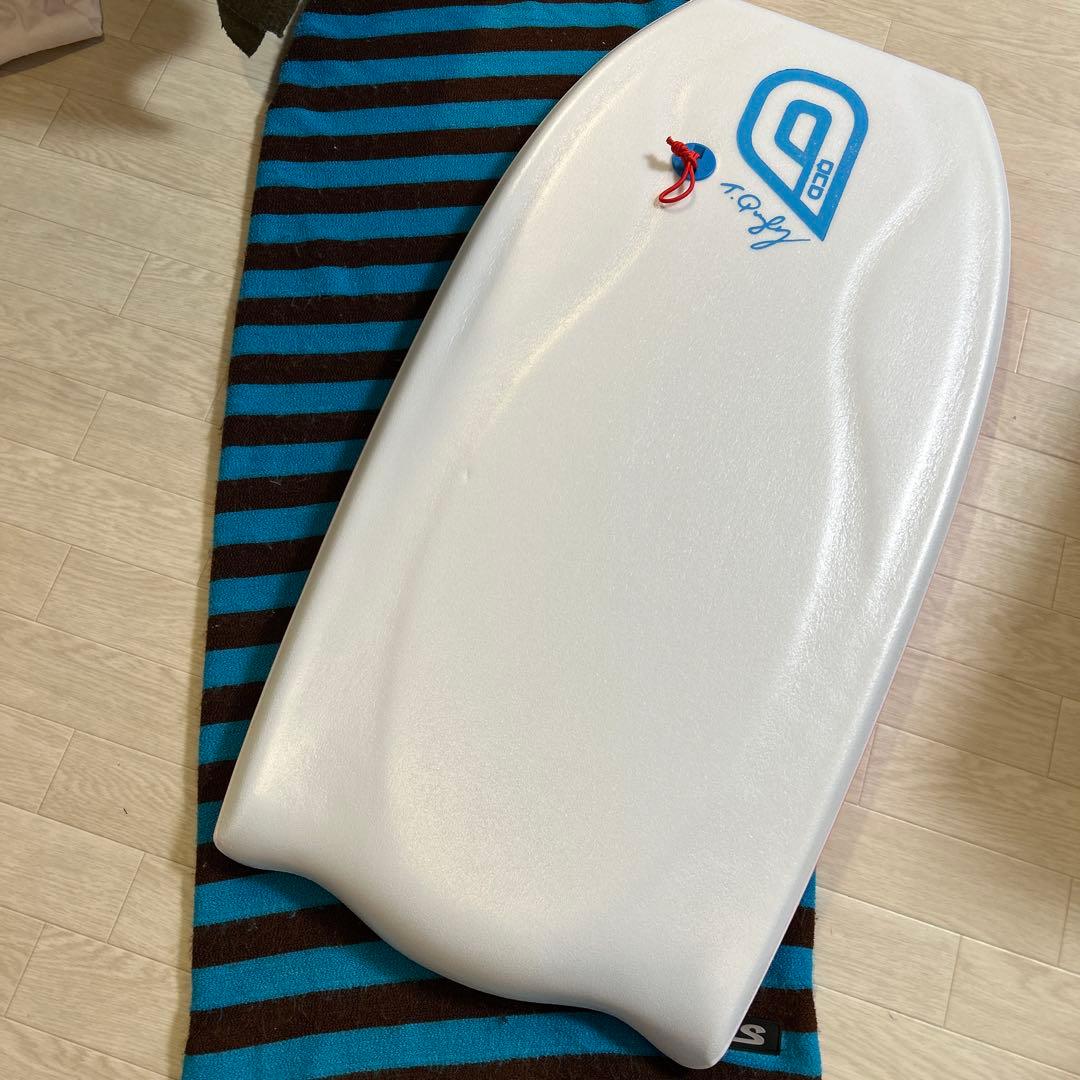 美品　QCD ELLA ボディボード