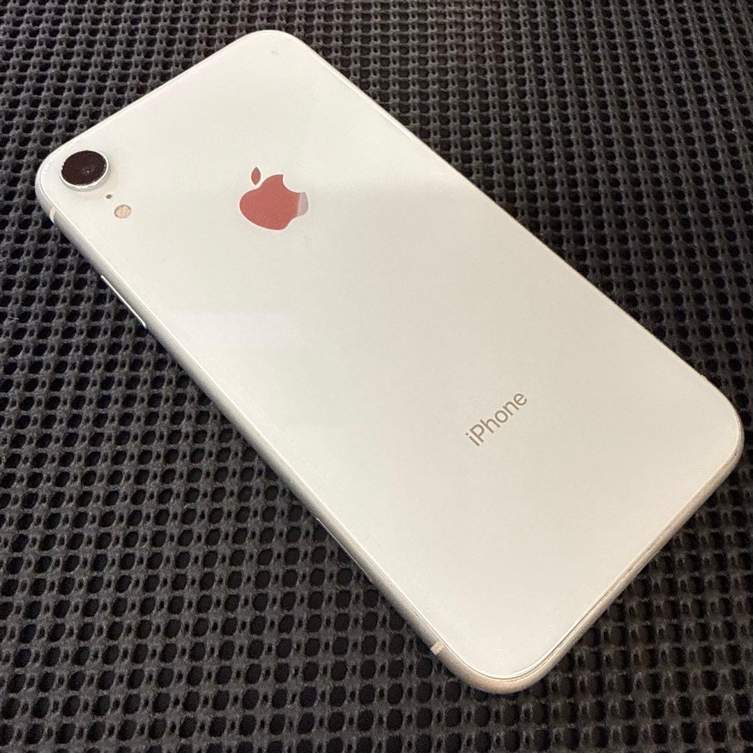 iPhone XR 64GB ホワイト SIMフリー バッテリー互換新品交換済み