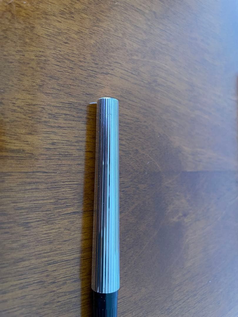 デュポン 万年筆 46870 ソリッド・シルバー S.T.Dupont
