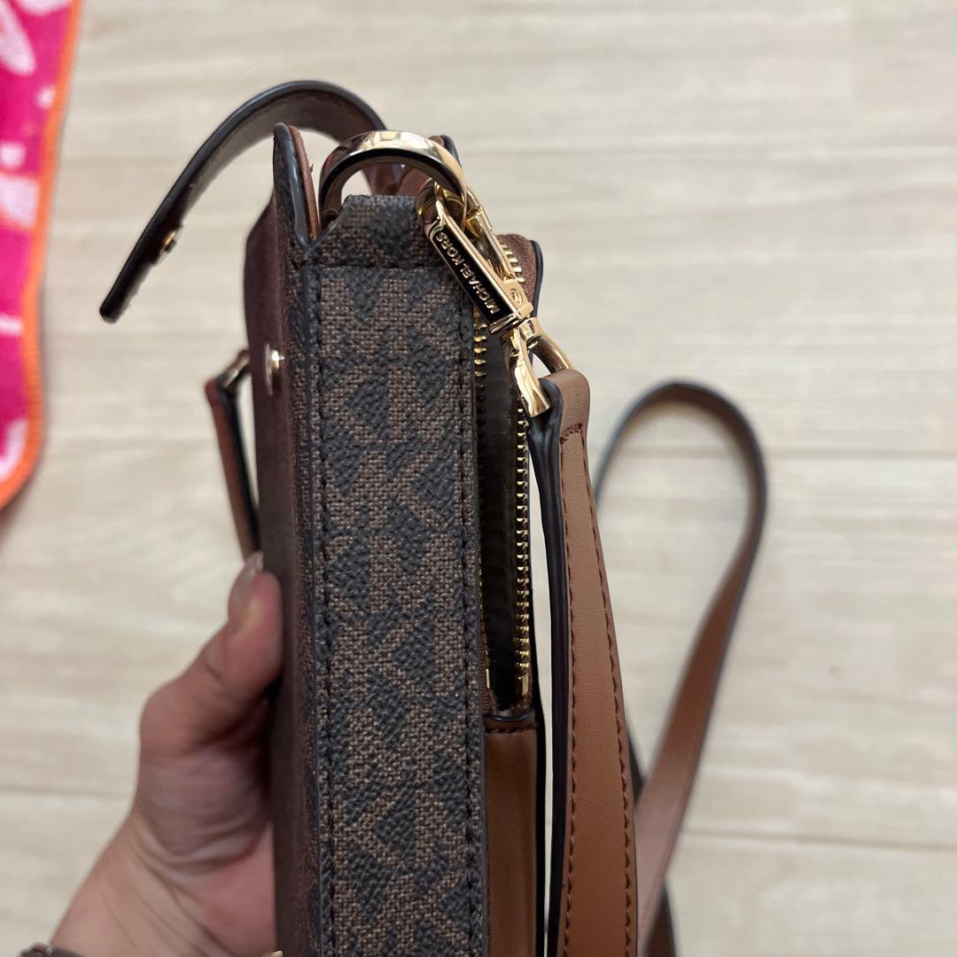 michael kors スマホショルダーバッグ