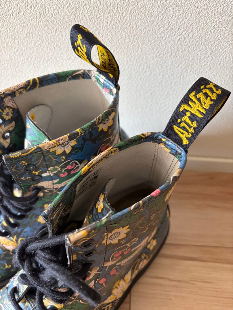Dr. Martens LIBERTY 花柄ブーツ