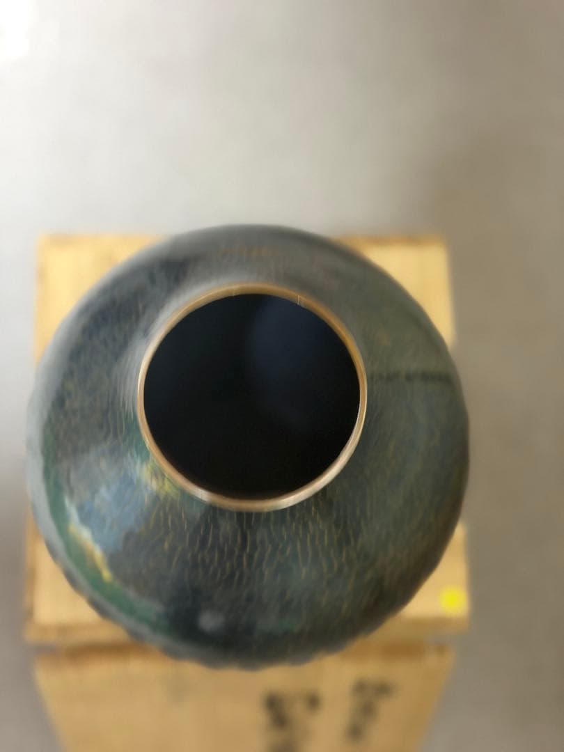 玉川堂　槌起銅器　網目模様 花瓶 桐箱付き
