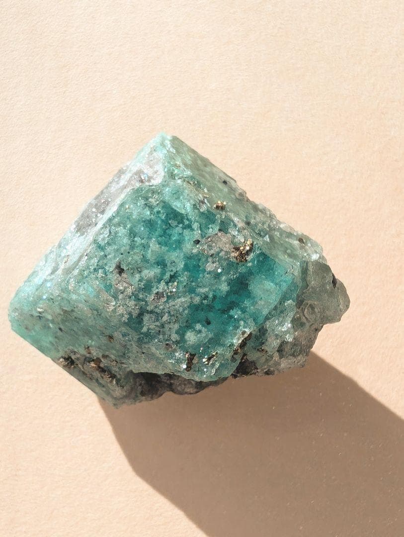 コロンビア産 エメラルド ベリル パイライト 鉱物標本 原石