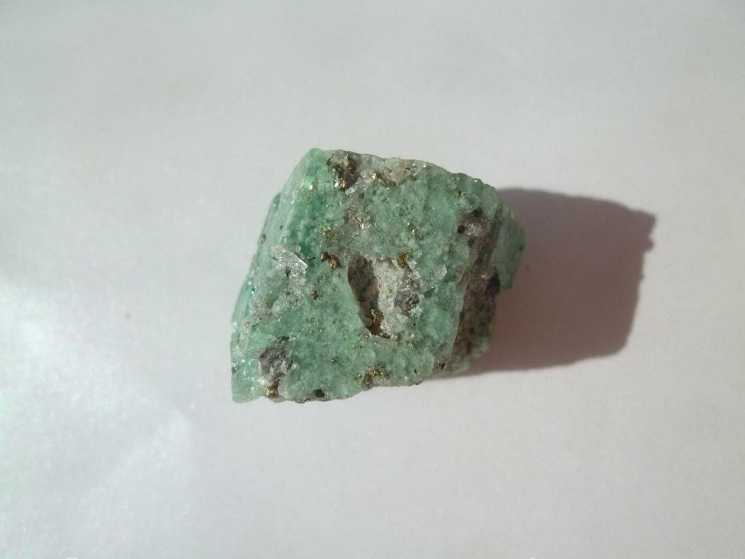 コロンビア産 エメラルド ベリル パイライト 鉱物標本 原石