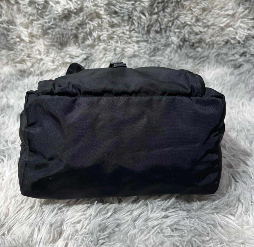 プラダ　ＰＲＡＤＡ　ショルダーバッグ　ナイロン　カメラバッグ　三角ロゴ