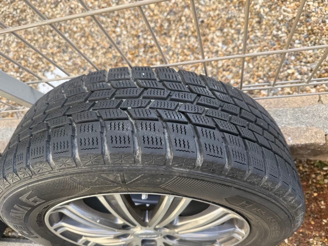 スタッドレスタイヤ　195/65/R15 アイスナビ①