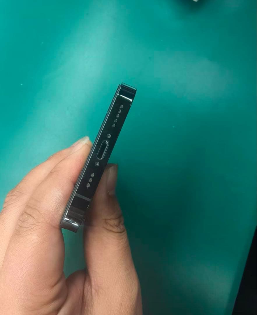 iPhone13pro 256g バッテリー100％