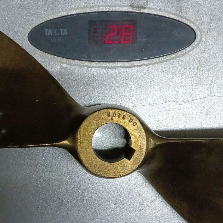 真鍮製プロペラ 約2.8ｋｇ　ボート　ヴィンテージ　置物　ディスプレイ