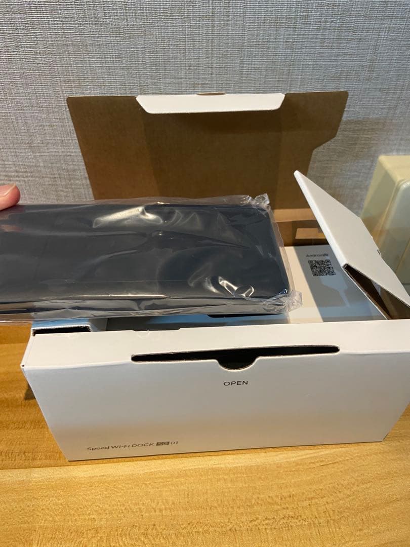 Speed Wi-Fi DOCK 5G 01 未使用
