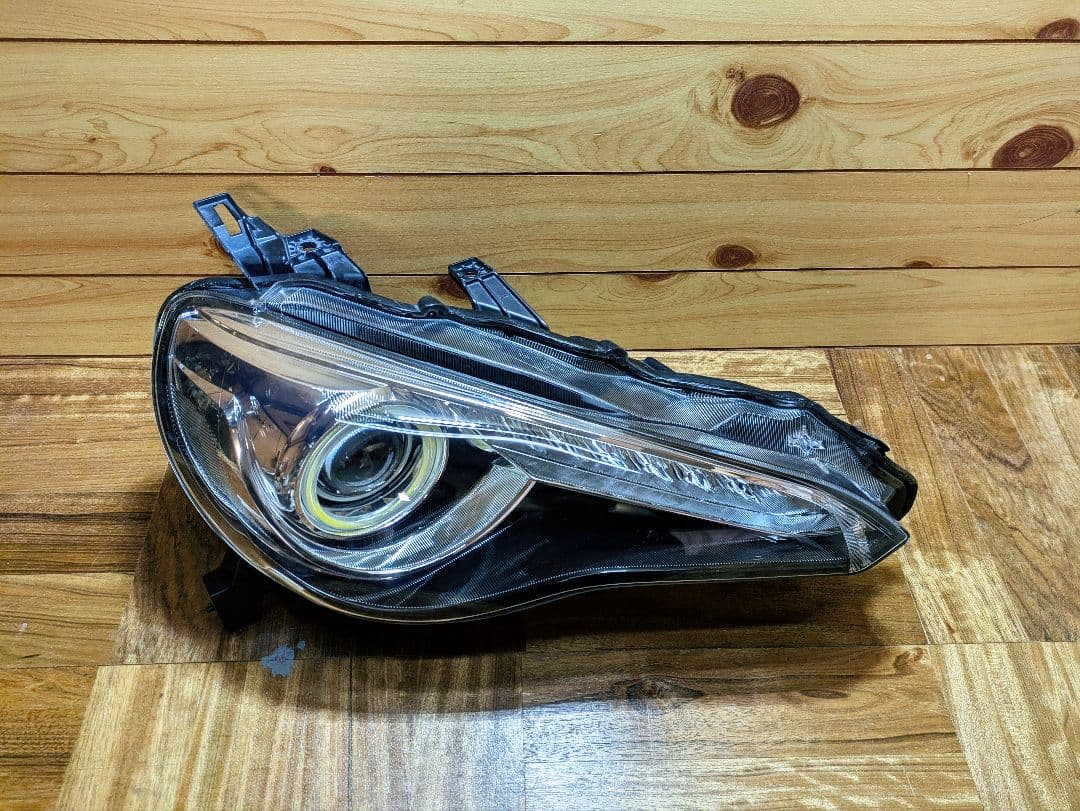 ゆ 86 ZN6 イカリング シーケンシャル ヘッドライト 黄ばみ無し