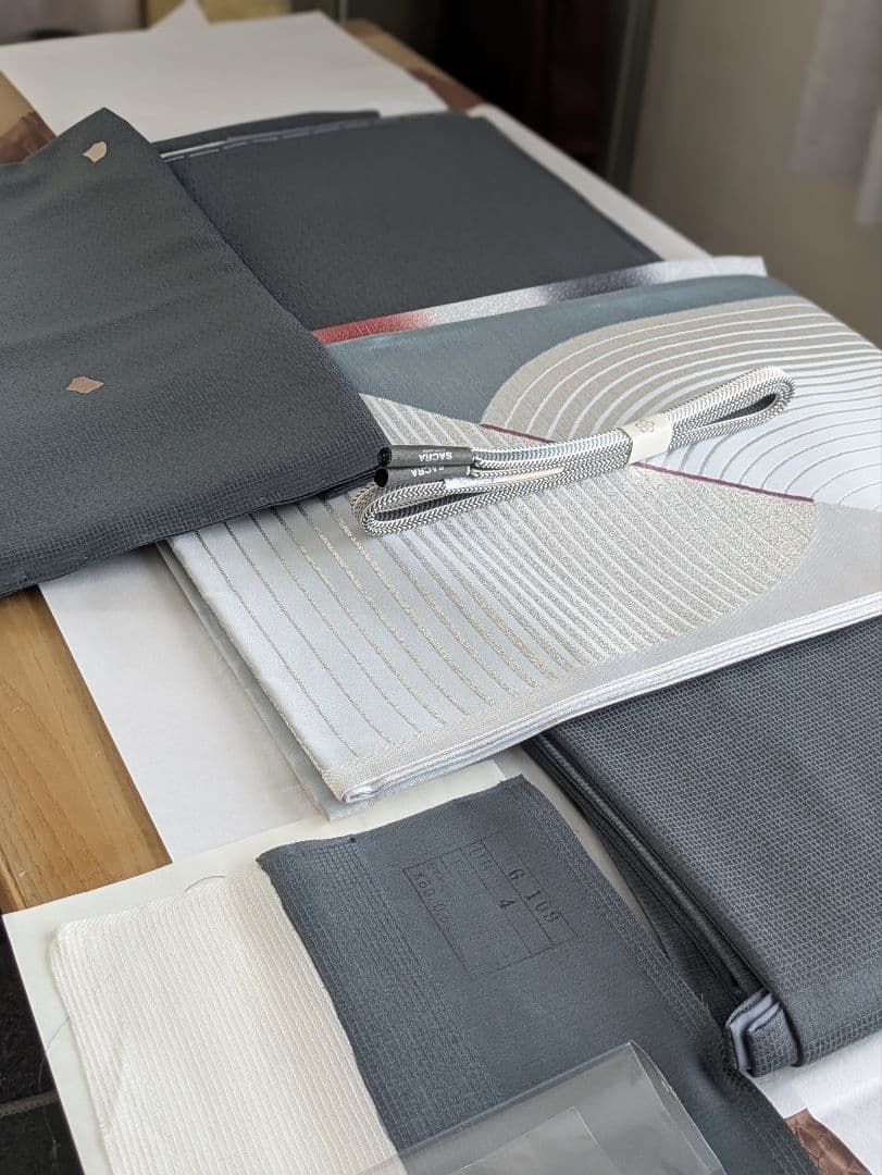 正絹蒔糊大粒小紋名品伊と幸