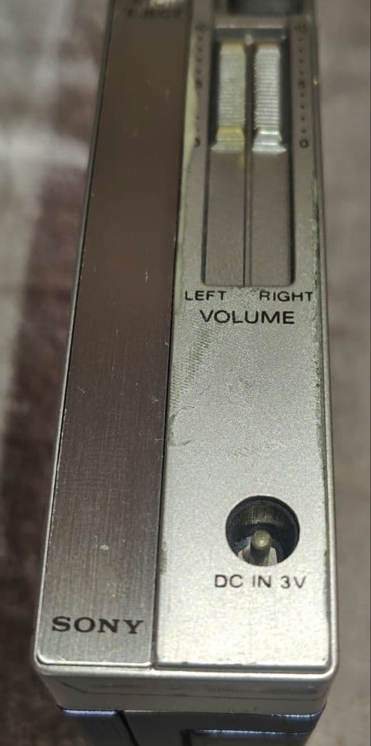 【通電確認のみ】SONY WALKMAN TPS-L2