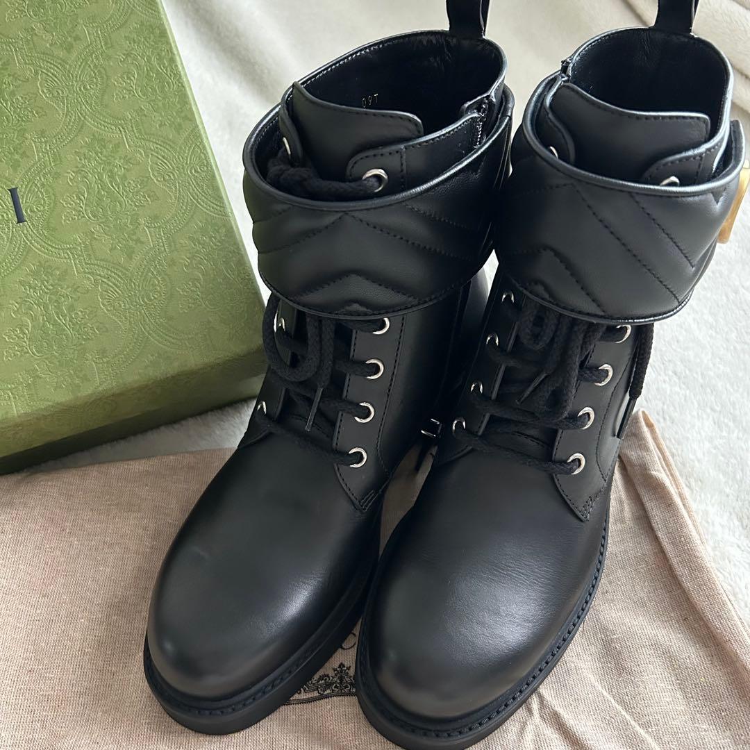 GUCCI ブラック GGロゴ ブーツ