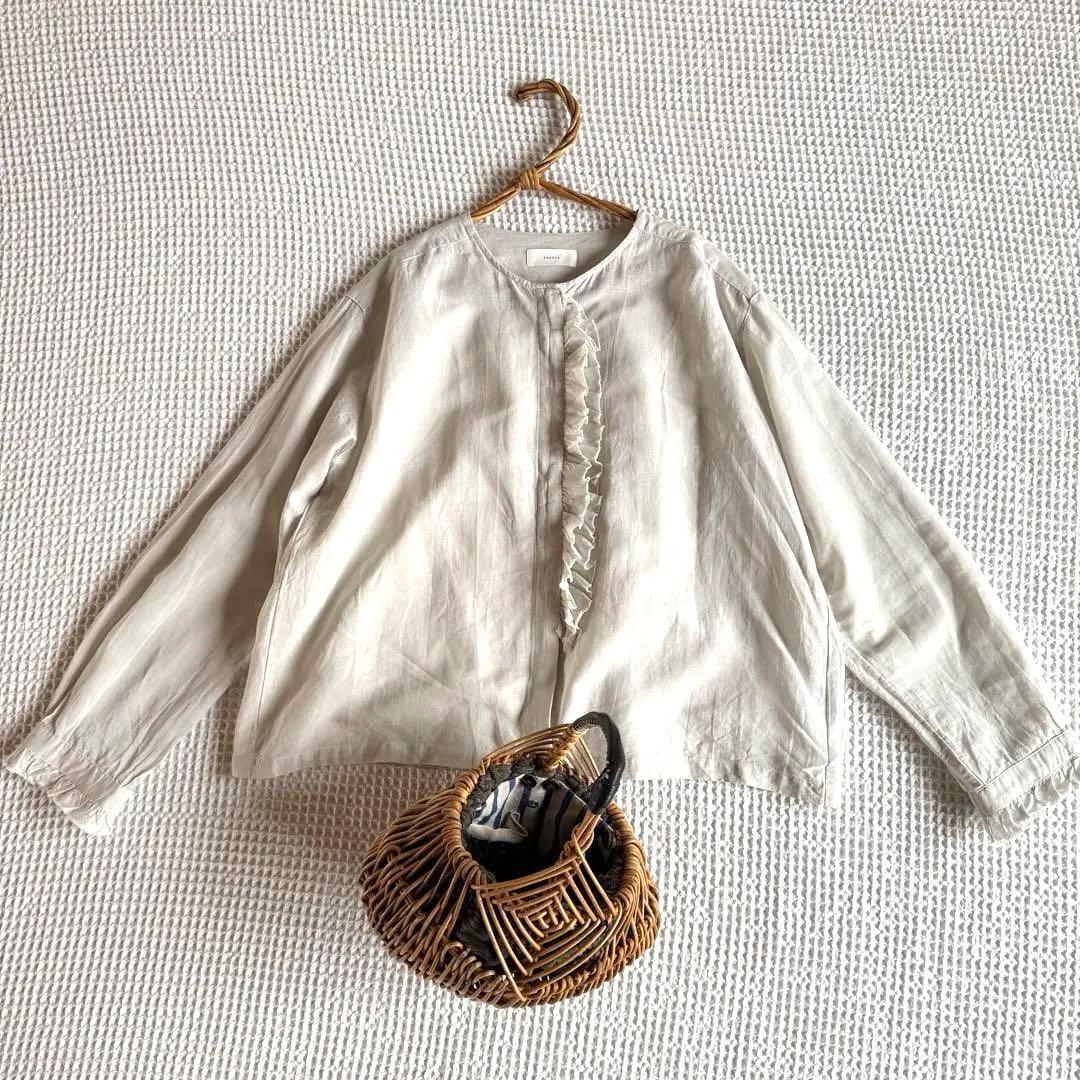 kagure かぐれ　ワッシャーフリルブラウス/ライトグレー（2025年春夏）