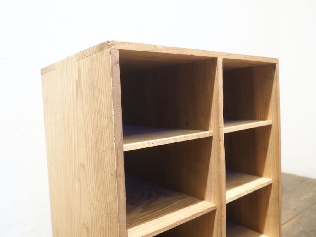 1215 引き出し付き　杉の収納棚　飾り棚　ラック　古家具　レトロ　ビンテージ