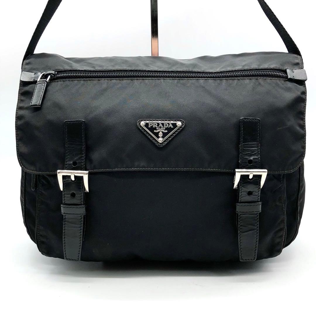 プラダ ショルダーバッグ 三角ロゴ シルバー金具 ベルト ナイロン レザー 黒