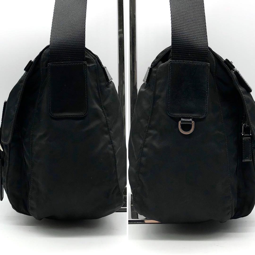 プラダ ショルダーバッグ 三角ロゴ シルバー金具 ベルト ナイロン レザー 黒