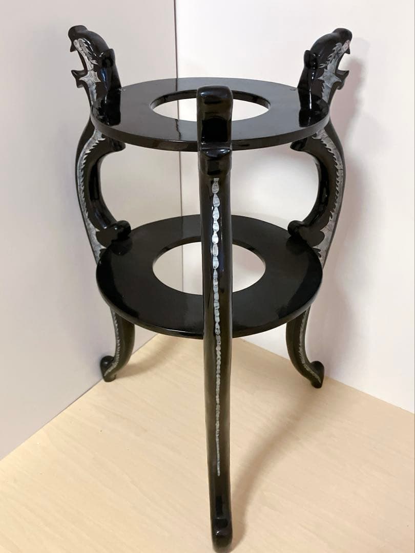 アンティーク調　飾り棚　花台　猫脚　螺鈿細工　サイドテーブル