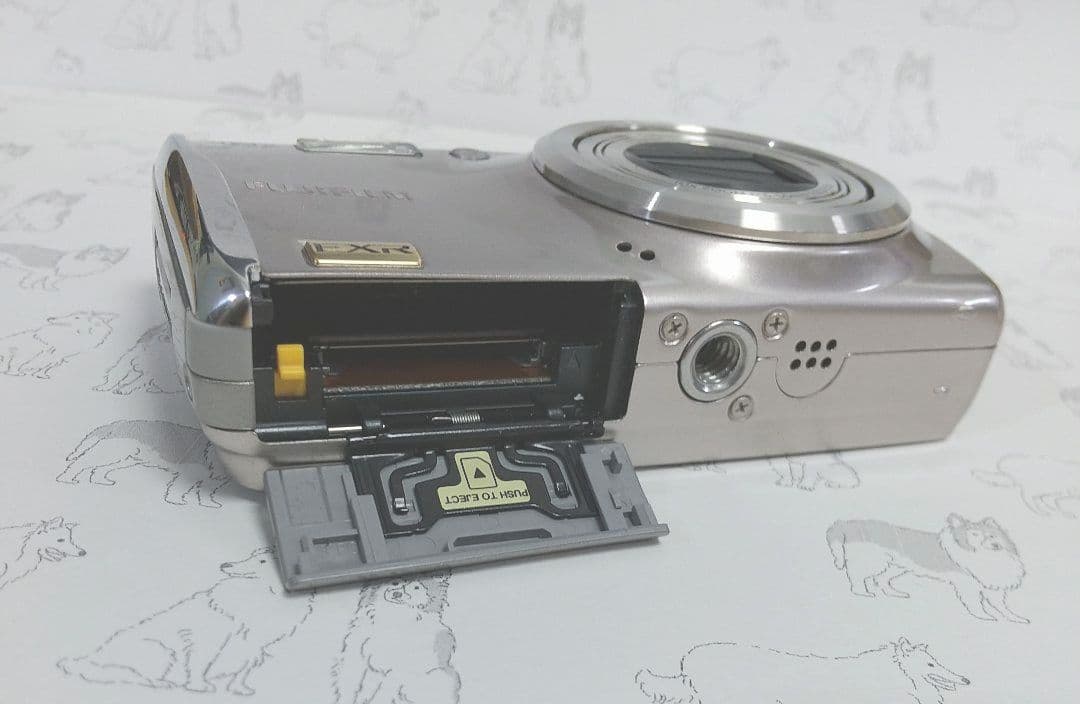 【RS53】FUJIFILM FINEPIX F80 デジカメ 本体