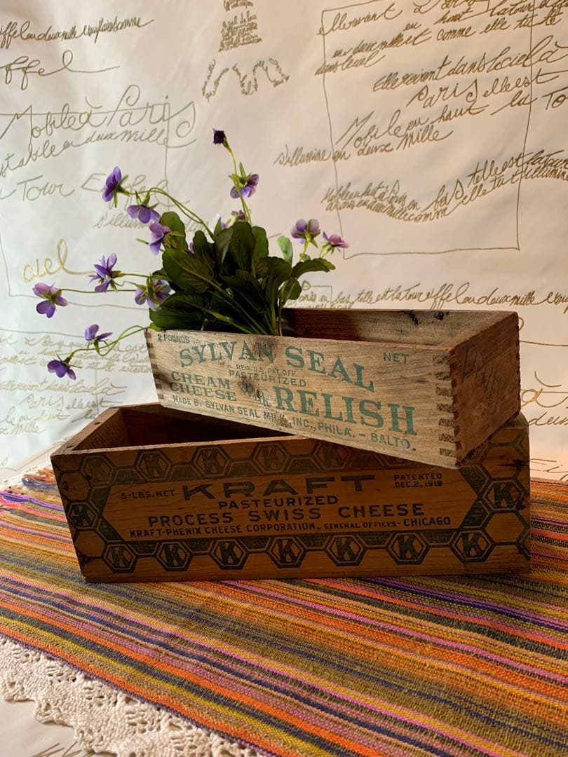 フランス製　アンティーク　フォントが可愛い小さな木製の小物入れ2個セット！