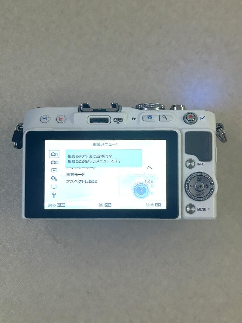 OLYMPUS PEN Lite E-PL3 ミラーレス一眼（ジャンク品）