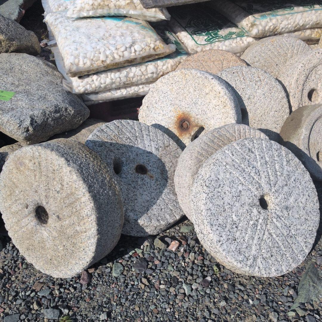 石臼　18石セット　庭石　鑑賞石　石 石材　庭　坪庭　ガーデニング