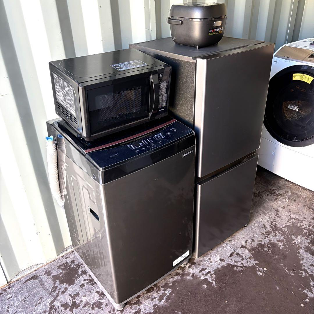 運搬取付無料！ブラック純正IRIS・AQUAおしゃれ家電4点セット！完動超美品！