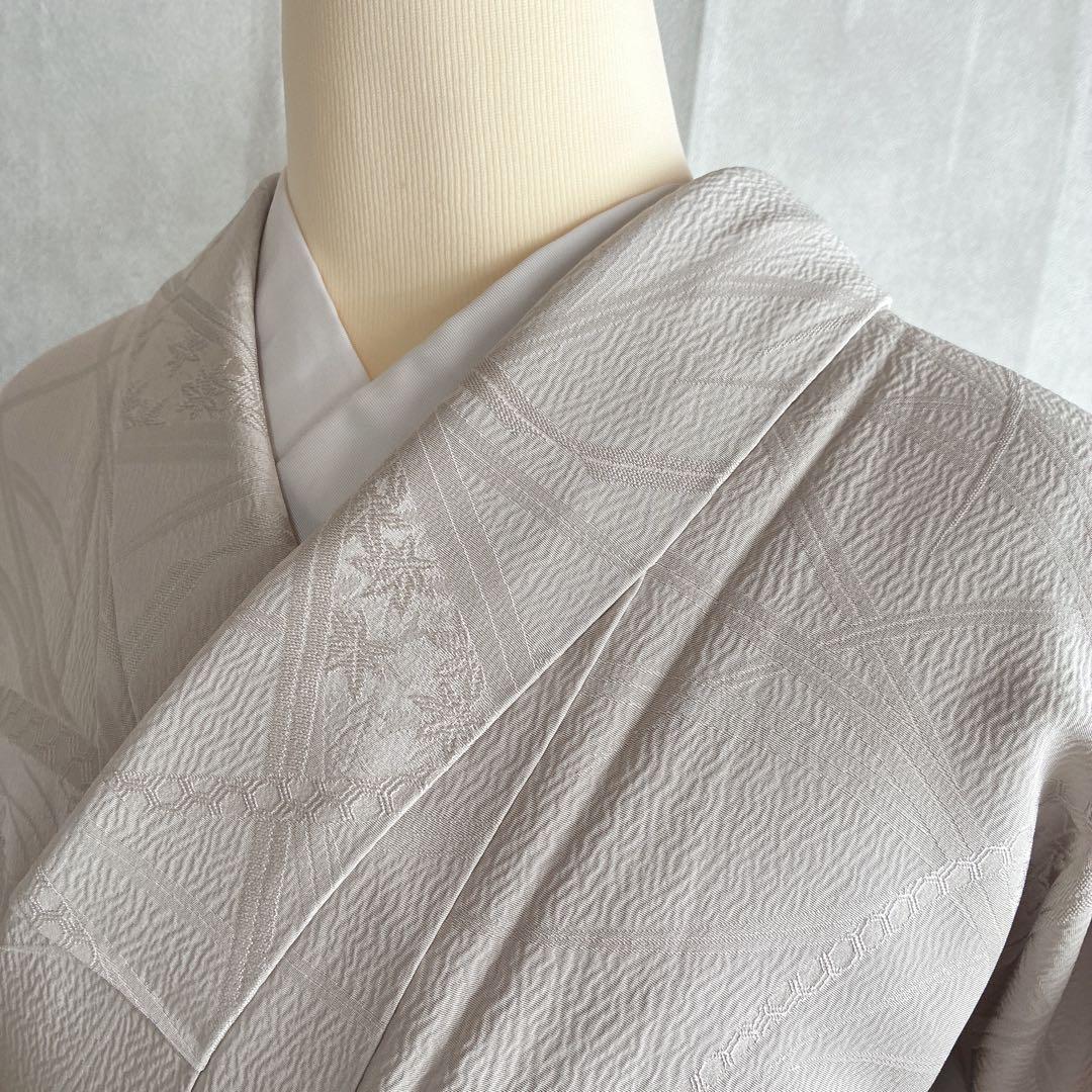 色無地　フルセット　着物　正絹　しつけ糸付き　ホワイトグレー　一つ紋　G4