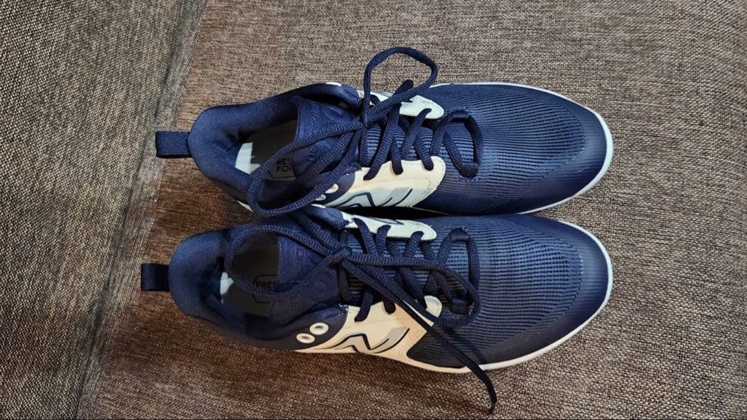 New Balance ネイビー スパイクシューズ