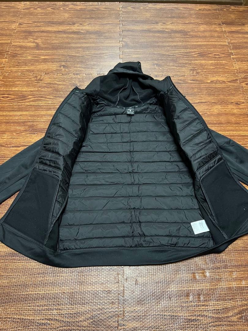 美品 NIKE M フード付きパディングジャケット ブラック
