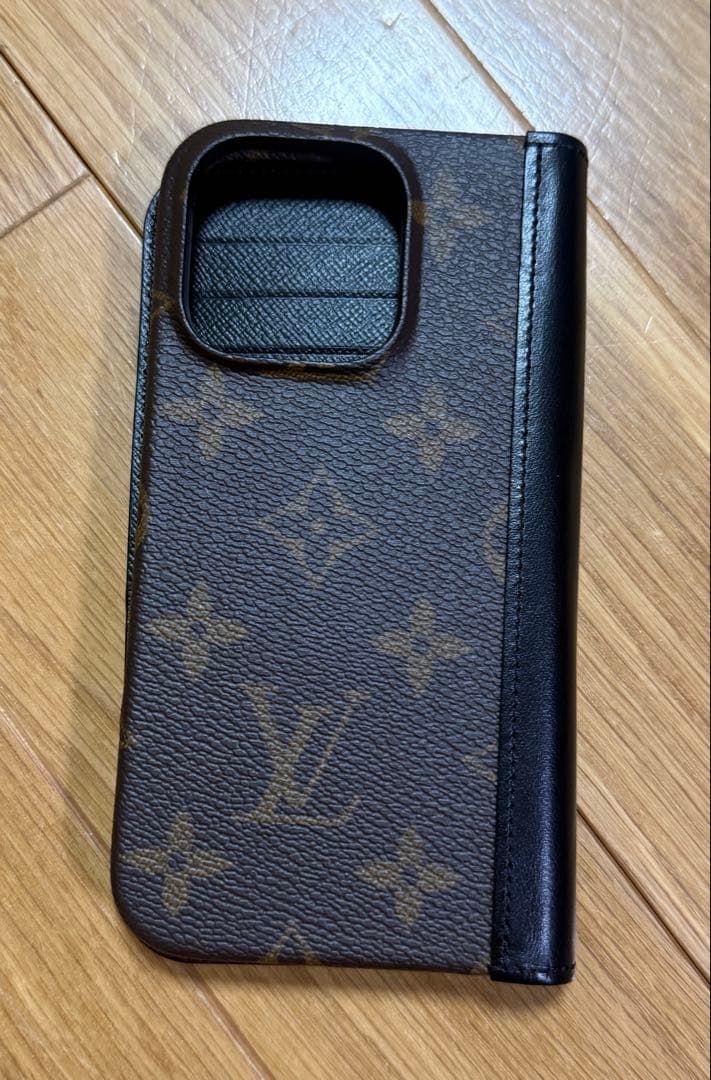 ✧*。美品 ✧*。Louis Vuitton iPhone16pro手帳型ケース