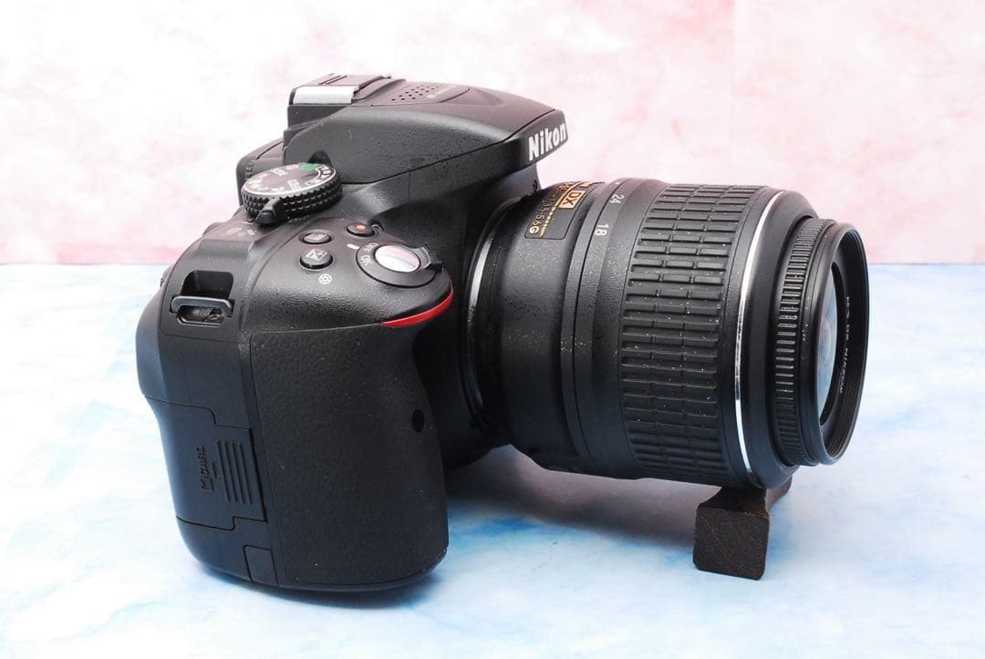☆ニコンD5300☆手ぶれ補正Wレンズ☆Wi-Fi搭載☆一眼レフカメラ